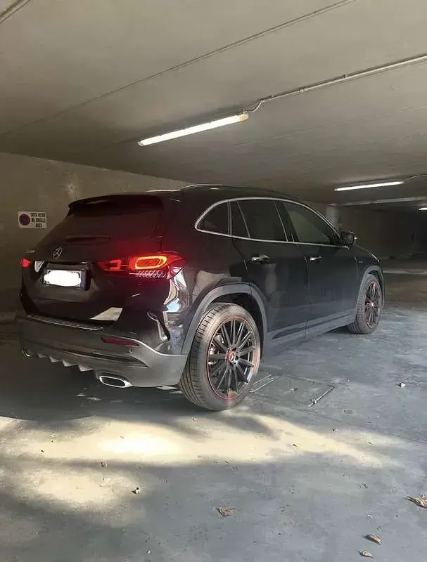 Usata Mercedes GLA200 150 CV (110 kW) 2021 Nero SUV