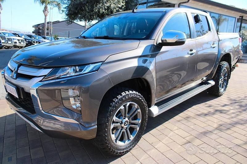 Usata Mitsubishi L200 Select 149 CV (109 kW) 2020 Grigio Pick-up