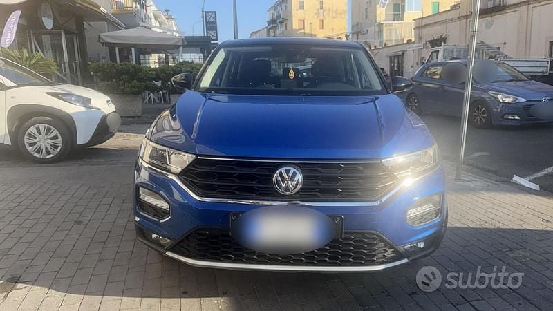 Usata VW T-Roc Style 115 CV (84 kW) 2018 Blu SUV