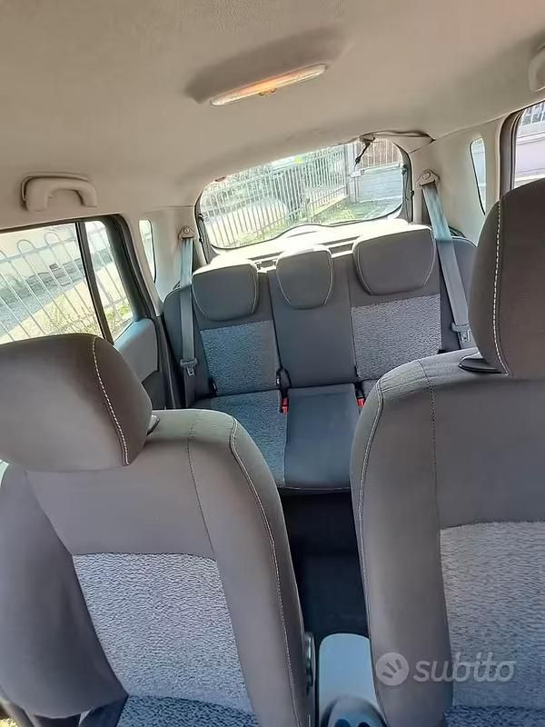 Usata Renault Grand Modus 2009 Blu Monovolume