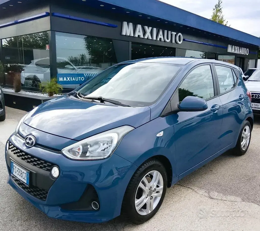 Usata Hyundai i10 66 CV (48 kW) 2017 Blu Utilitaria