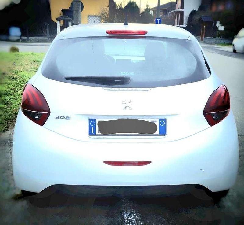 Usata Peugeot 208 Active 75 CV (55 kW) 2017 Bianco Utilitaria