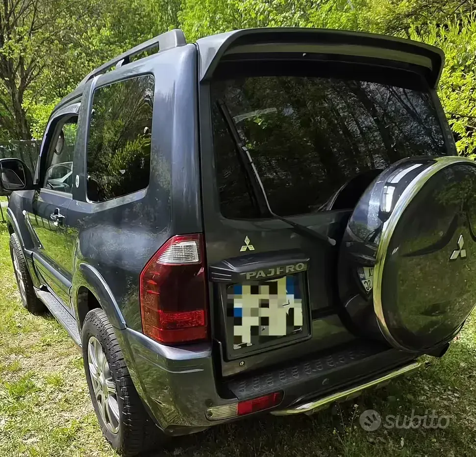 Usata Mitsubishi Pajero 115 CV (84 kW) 2005 Grigio SUV