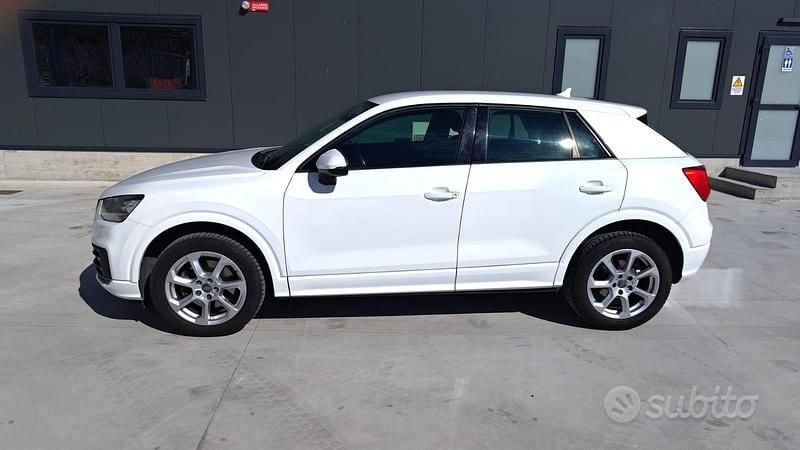Bianco Usata 2017 Audi Q2 Advanced SUV | 16.950 € (Buon prezzo) - Immagine 1/4