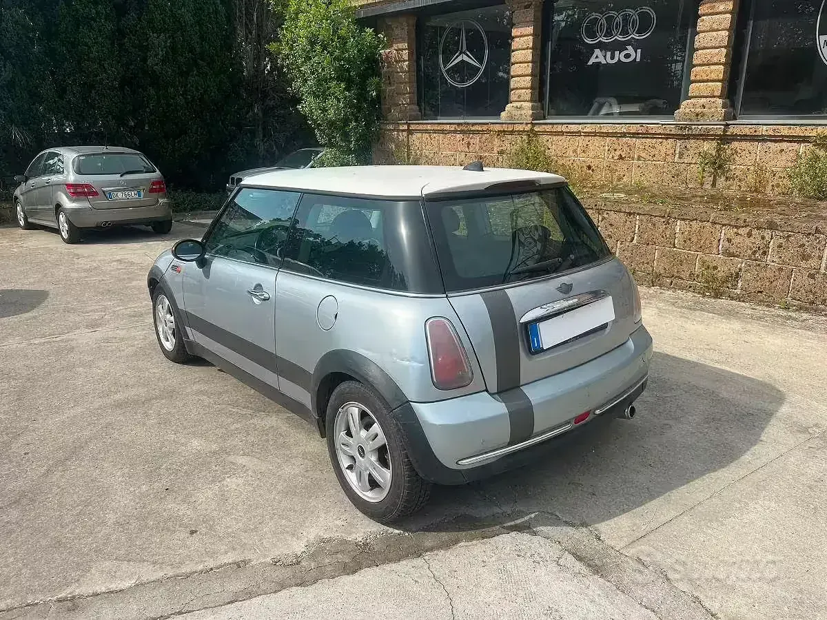 Usata Mini Cooper 116 CV (85 kW) 2005 Grigio Utilitaria