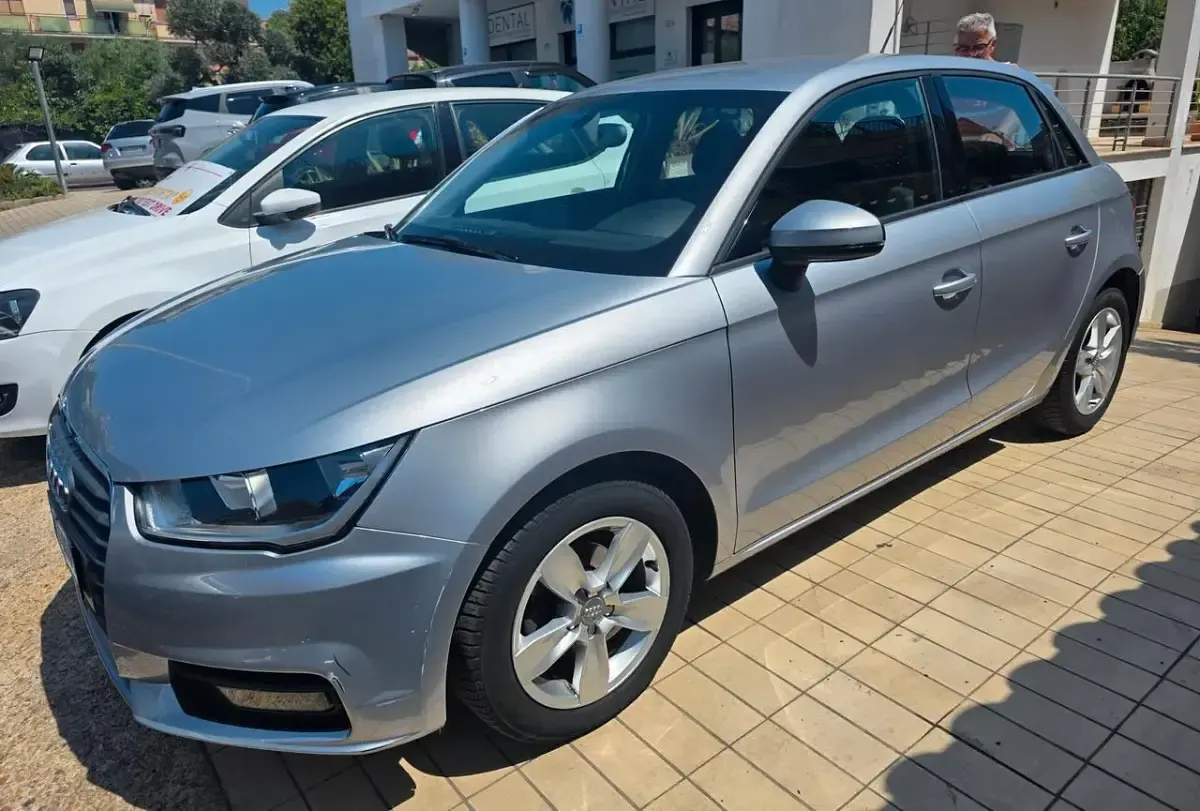 Usata Audi A1 95 CV (69 kW) 2015 Grigio Utilitaria