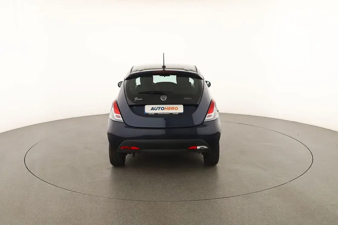 Usata Lancia Ypsilon Silver 70 CV (51 kW) 2021 Blu Utilitaria