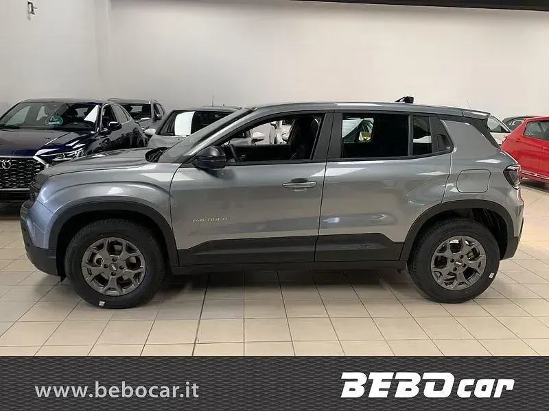 Nuova Jeep Avenger Longitude 101 CV (74 kW) 2025 Grigio SUV