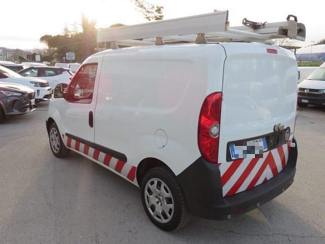 Usata Fiat Doblò 120 CV (88 kW) 2020 Bianco Monovolume