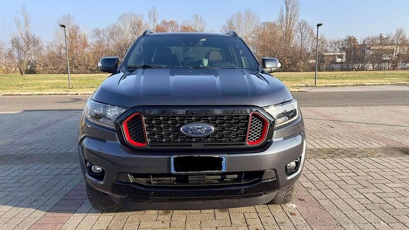 Usata Ford Ranger 213 CV (156 kW) 2022 Grigio Pick-up
