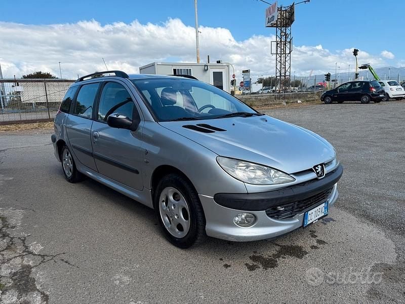Usata Peugeot 206 75 CV (55 kW) 2002 Grigio Station wagon