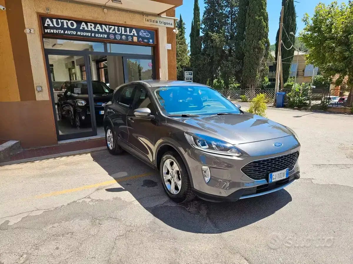 Usata Ford Kuga 120 CV (88 kW) 2022 Grigio SUV