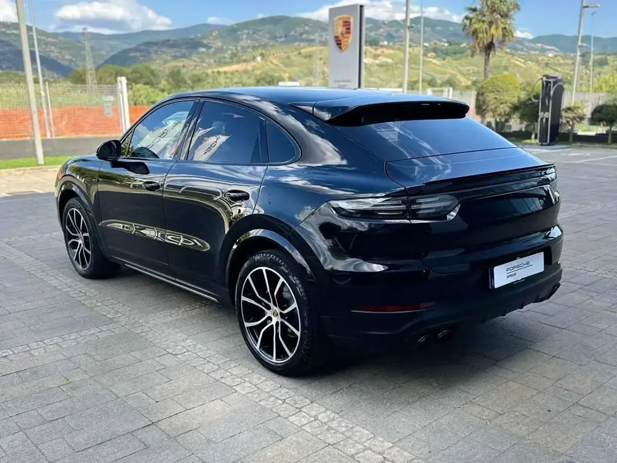 Usata Porsche Cayenne Coupe 340 CV (250 kW) 2021 Nero jet metallizzato SUV