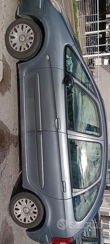 Usata Citroën Xsara Picasso 110 CV (80 kW) 2004 Grigio Monovolume