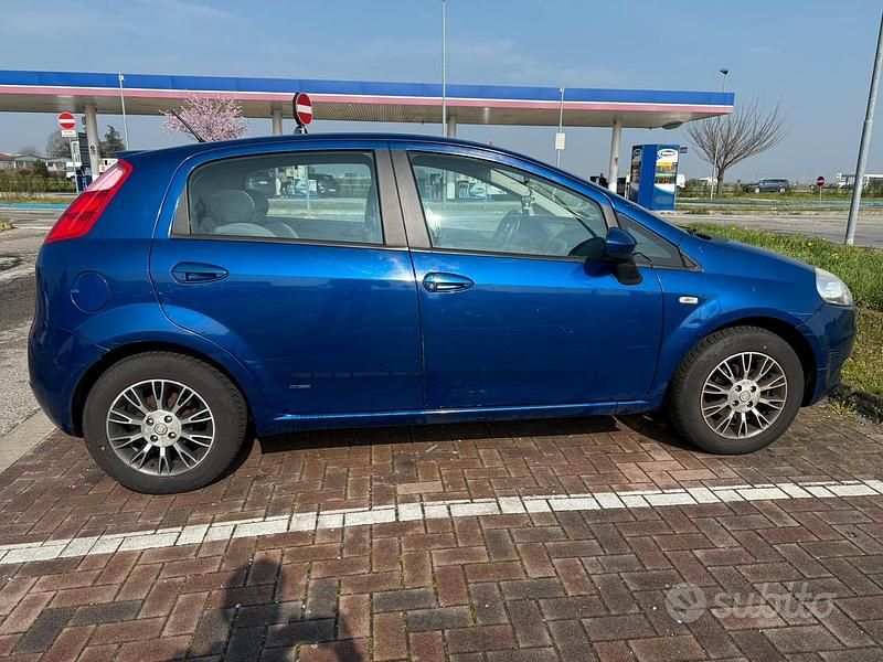Usata Fiat Grande Punto 2005 Blu Utilitaria