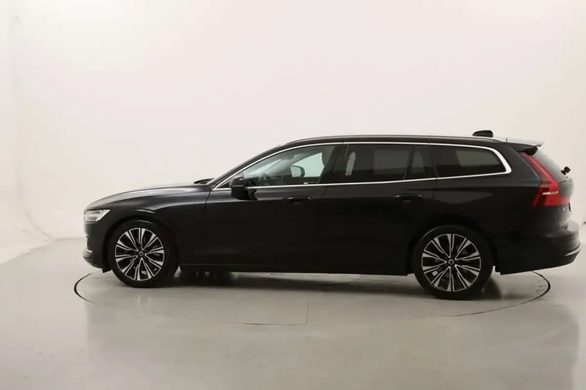 Usata Volvo V60 Plus 197 CV (144 kW) 2023 Nero Station wagon