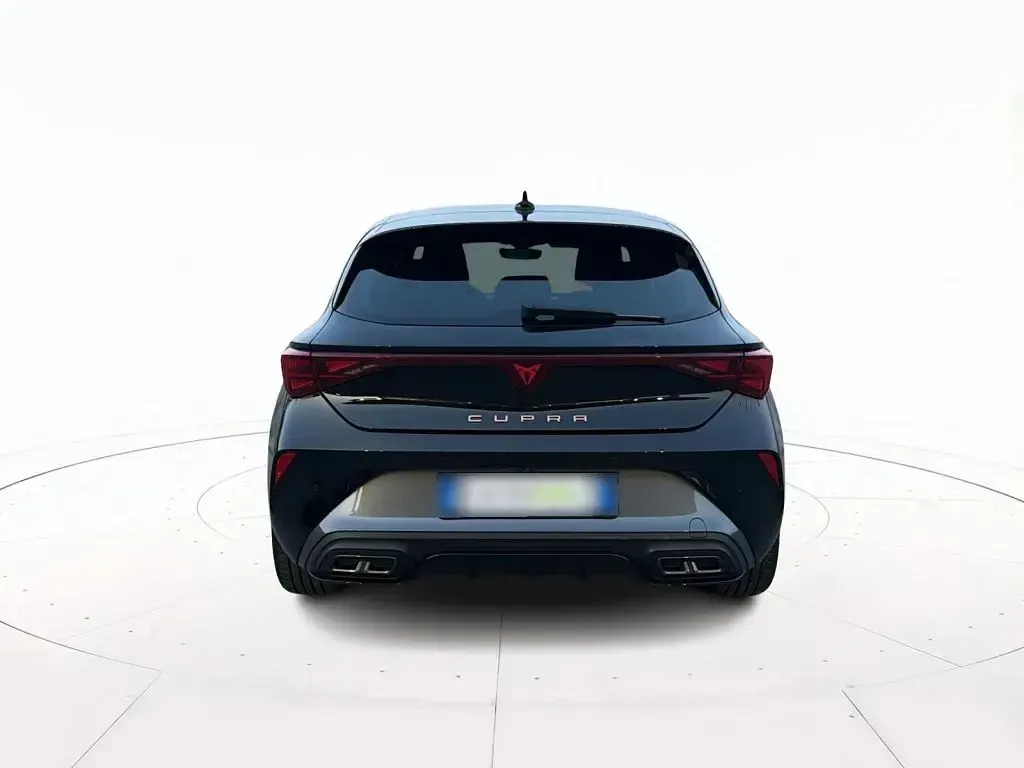 Usata Cupra Leon 150 CV (110 kW) 2025 Nero / pastello Berlina