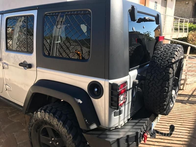 Usata Jeep Wrangler Rubicon 200 CV (147 kW) 2010 Grigio SUV
