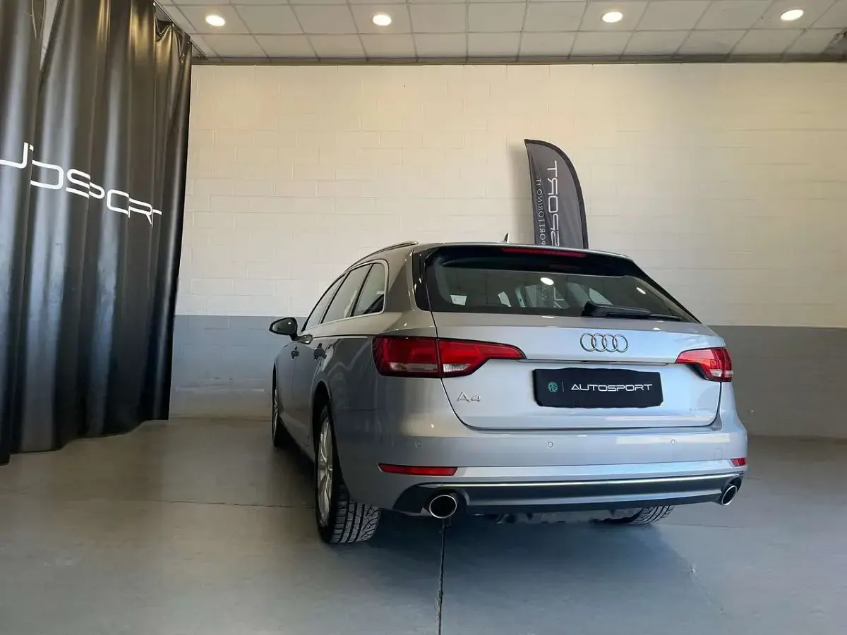 Begagnad Audi A4 Advanced 170 HK (125 kW) 2018 Silver Kombi