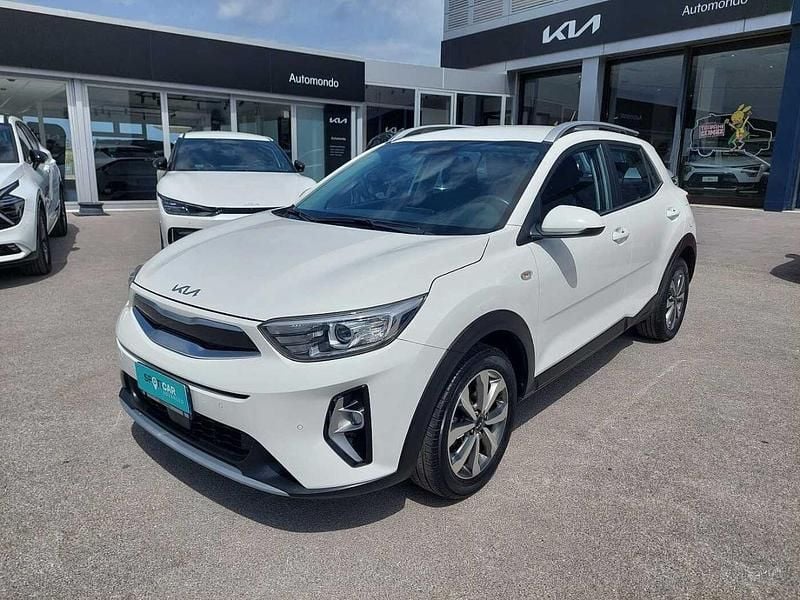 Bianco Usata 2022 Kia Stonic Style SUV | 14.900 € (Buon prezzo) - Immagine 1/4