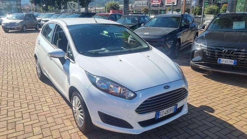 Usata Ford Fiesta Titanium 75 CV (55 kW) 2015 Bianco Utilitaria