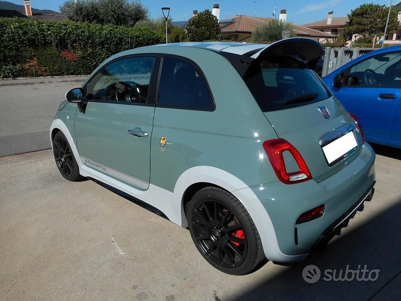 Usata Abarth 695 180 CV (132 kW) 2020 Verde Utilitaria