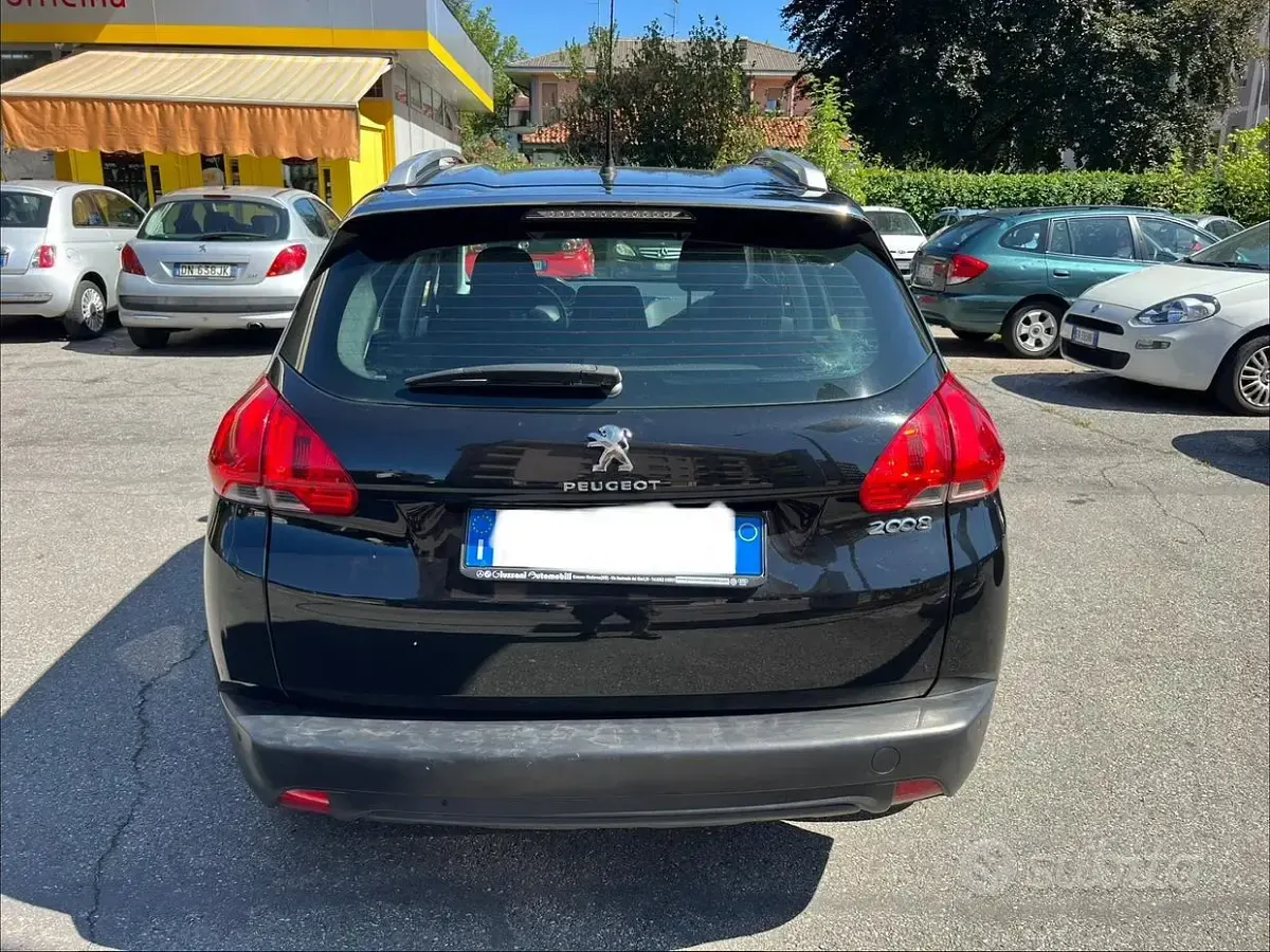 Usata Peugeot 2008 Active 82 CV (60 kW) 2015 Nero SUV