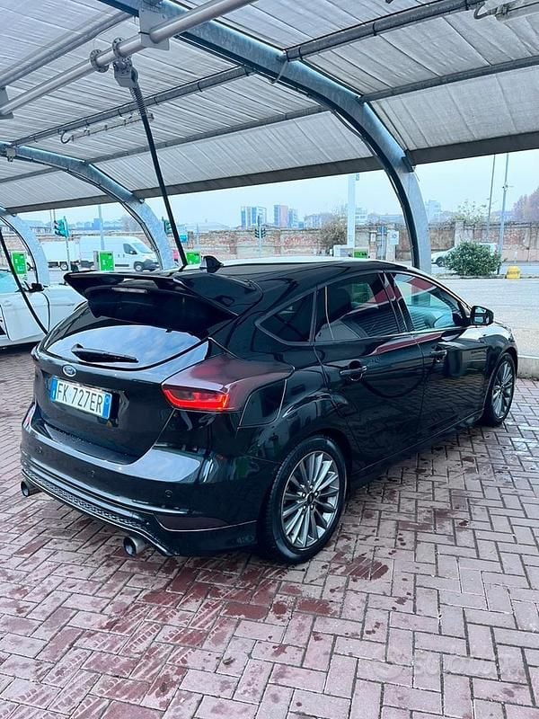 Nero Usata 2017 Ford Focus ST-Line Berlina | 9500 € (Cara) - Immagine 1/4