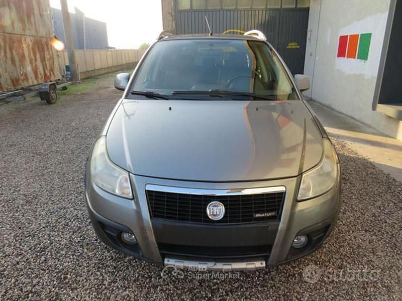 Usata Fiat Sedici Dynamic 120 CV (88 kW) 2008 Grigio SUV