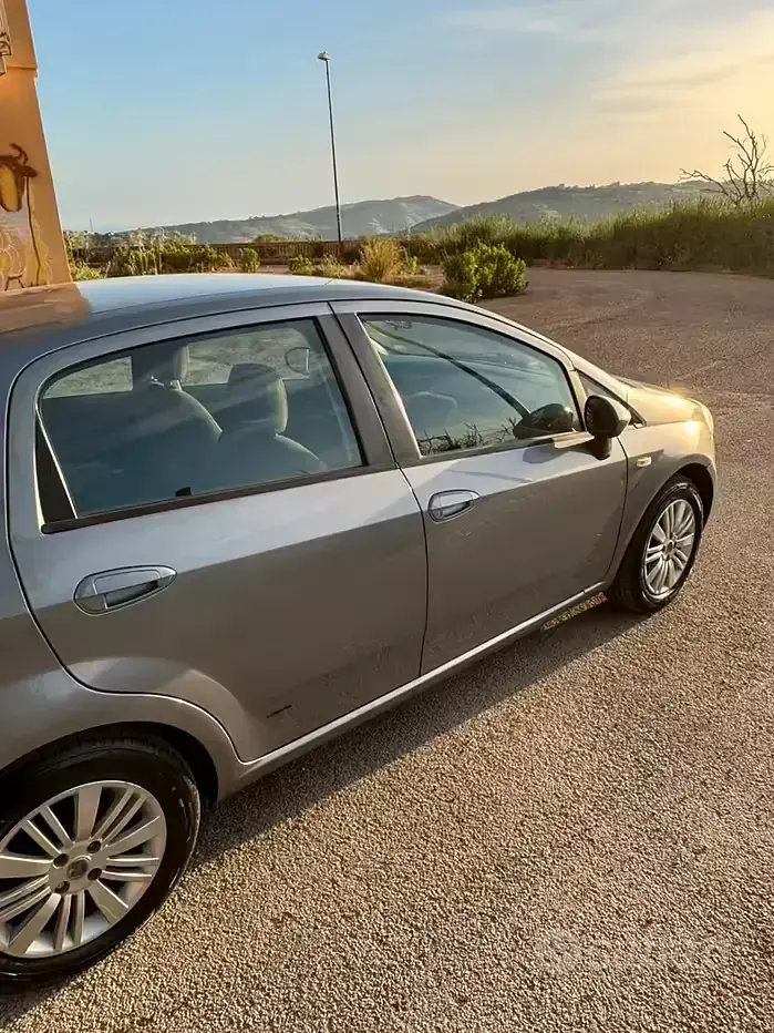 Usata Fiat Grande Punto 90 CV (66 kW) 2006 Utilitaria