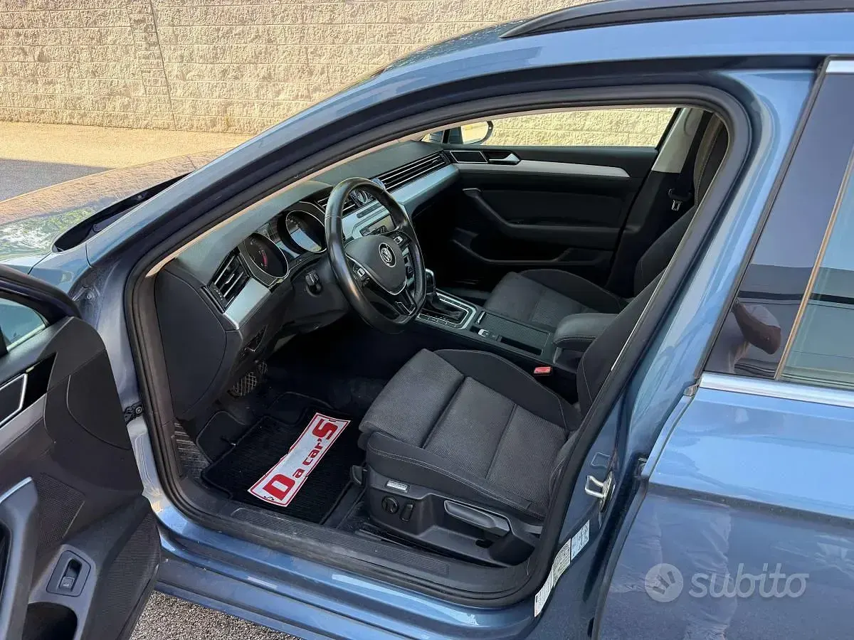 Usata VW Passat Highline 150 CV (110 kW) 2016 Blu/azzurro Station wagon