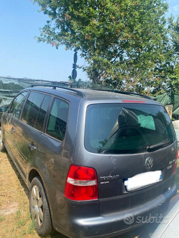 Usata VW Touran 2005 Grigio Monovolume