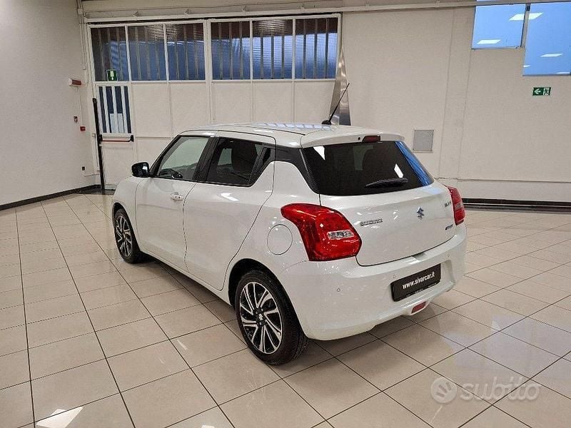 Usata Suzuki Swift 83 CV (61 kW) 2023 Bianco Utilitaria
