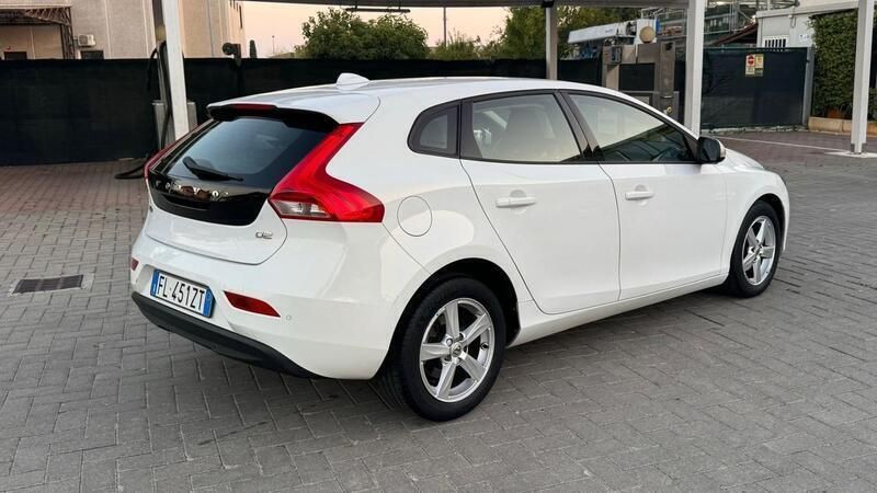 Usata Volvo V40 Kinetic 120 CV (88 kW) 2017 Bianco Station wagon