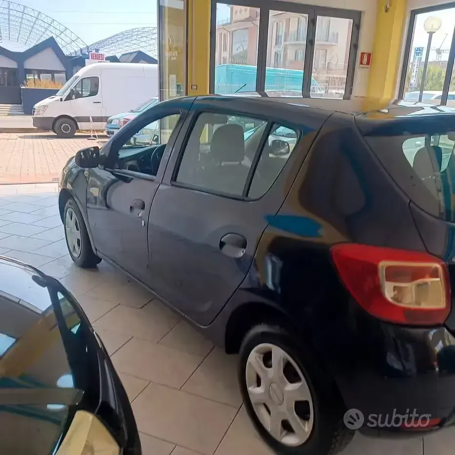 Usata Dacia Sandero 72 CV (52 kW) 2013 Blu Berlina