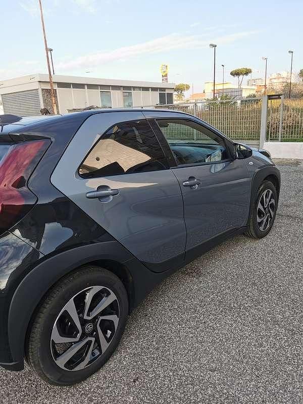 Usata Toyota Aygo X Trend 72 CV (52 kW) 2025 Blu/azzurro SUV