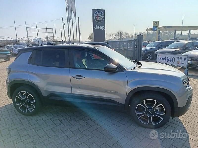 Usata Jeep Avenger Altitude 101 CV (74 kW) 2024 Grigio SUV