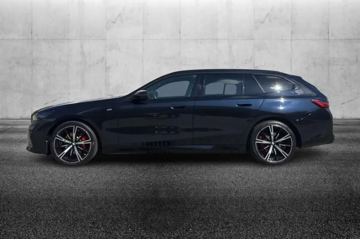 Usata BMW 520 M Sport 197 CV (144 kW) 2025 Nero Station wagon