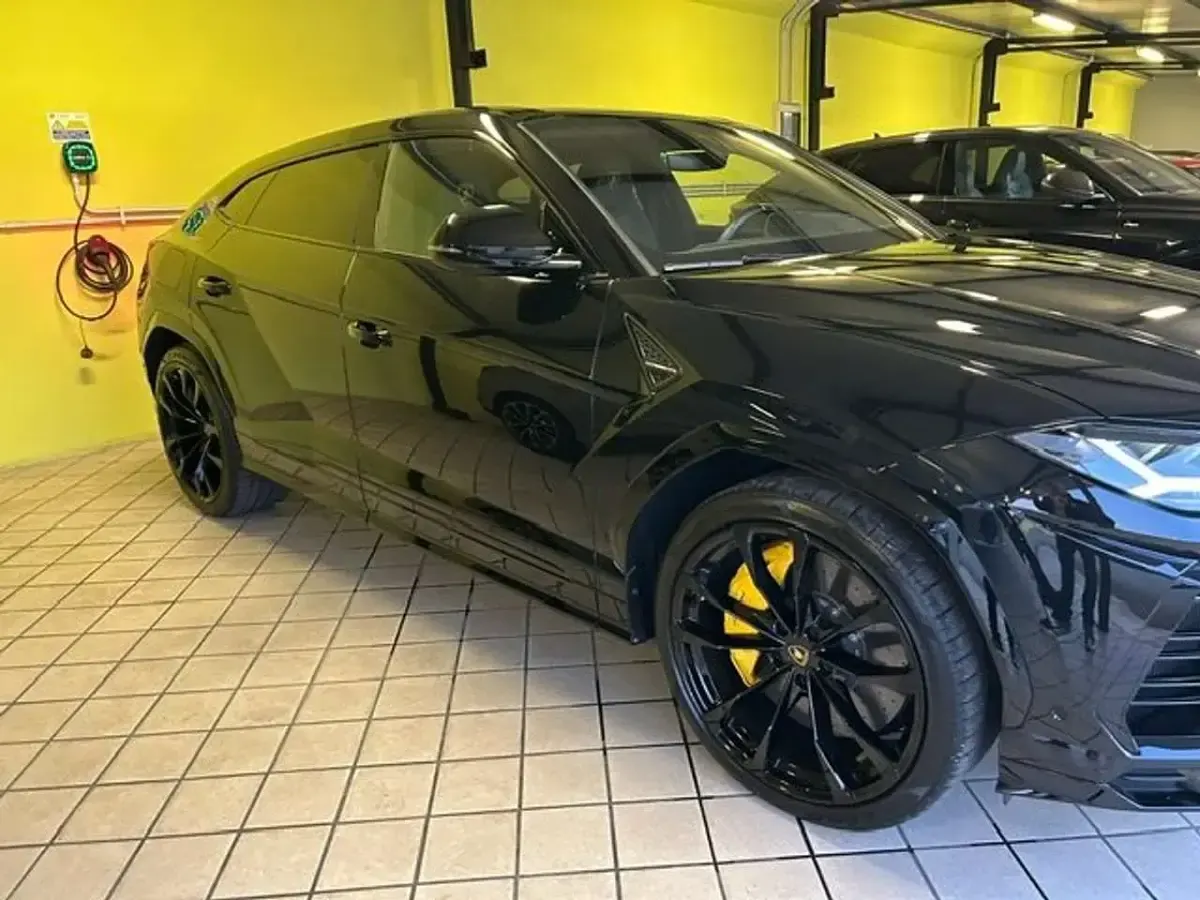Usata Lamborghini Urus 650 CV (478 kW) 2023 Nero SUV