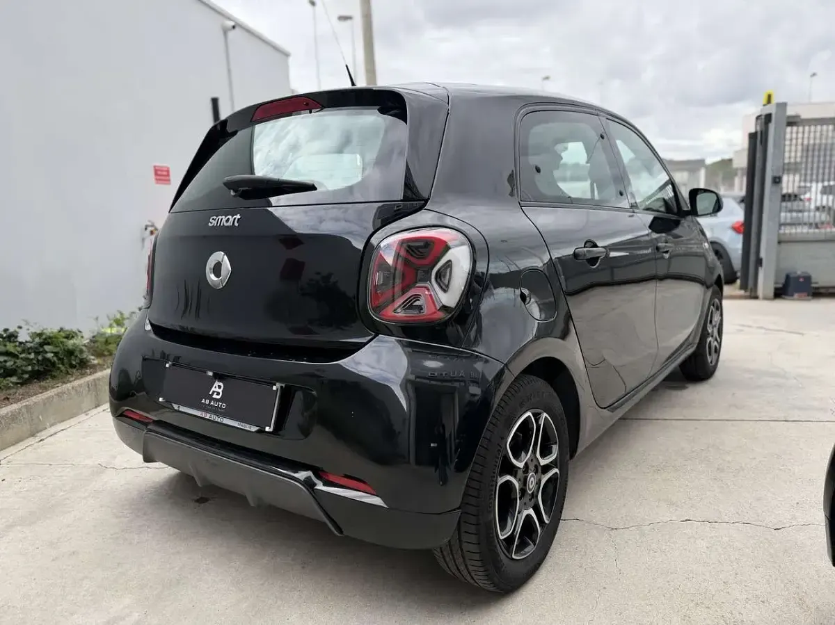 Usata Smart ForFour Superpassion 90 CV (66 kW) 2019 Nero Utilitaria