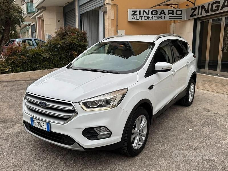 Usata Ford Kuga Titanium 120 CV (88 kW) 2018 Bianco SUV