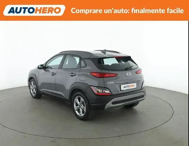 Käytetty Hyundai Kona 120 HP (88 kW) 2023 Harmaa Katumaasturi