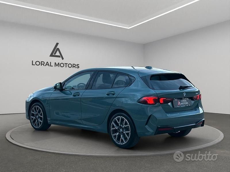 Usata BMW 118 Shadowline 150 CV (110 kW) 2024 Verde Utilitaria