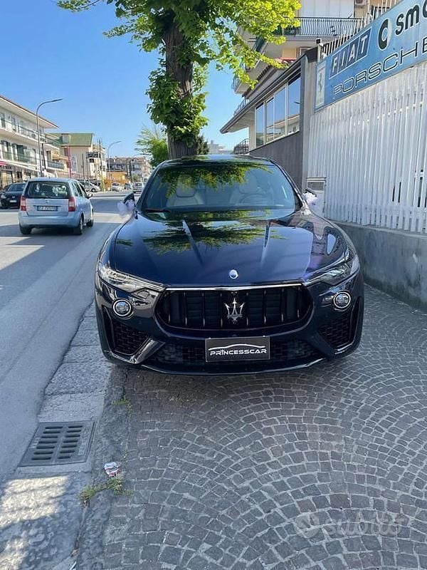 Usata Maserati GranSport 350 CV (257 kW) 2018 Blu Station wagon