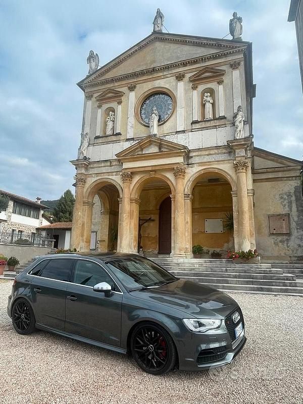 Grigio Usata 2015 Audi A3 Tre volumi | 22.900 € (Molto cara) - Immagine 1/4