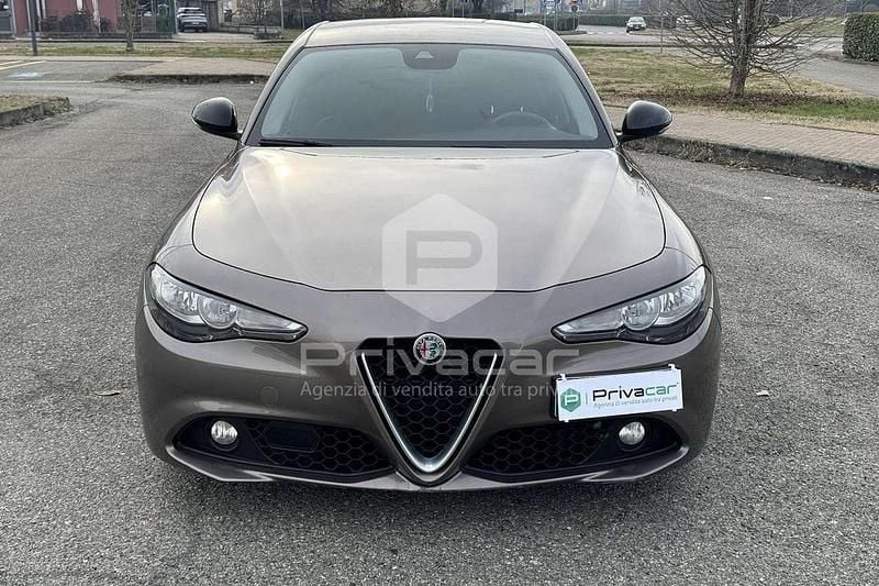 Usata Alfa Romeo Giulia 150 CV (110 kW) 2017 Grigio Berlina
