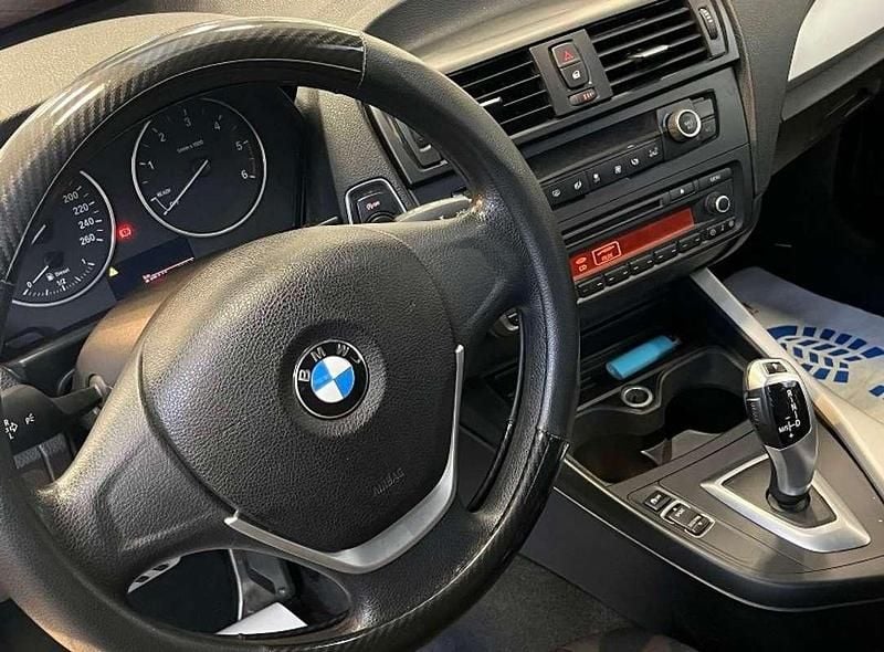 Usata BMW 118 Sport Line 143 CV (105 kW) 2012 Grigio Utilitaria