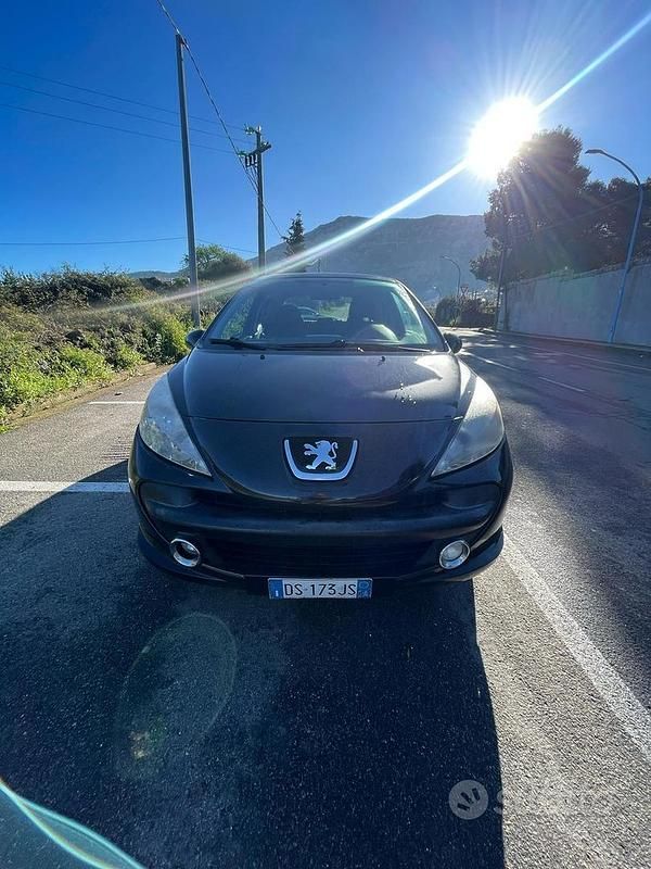 Usata Peugeot 207 75 CV (55 kW) 2006 Nero Utilitaria