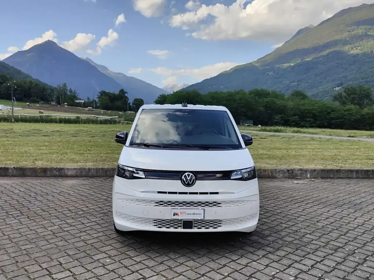 Usata VW Multivan Life 150 CV (110 kW) 2023 Bianco Monovolume
