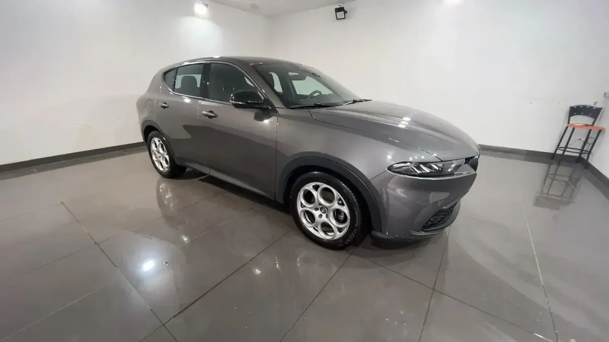 Usata Alfa Romeo Tonale Sprint 130 CV (95 kW) 2023 Grigio metallizzato SUV
